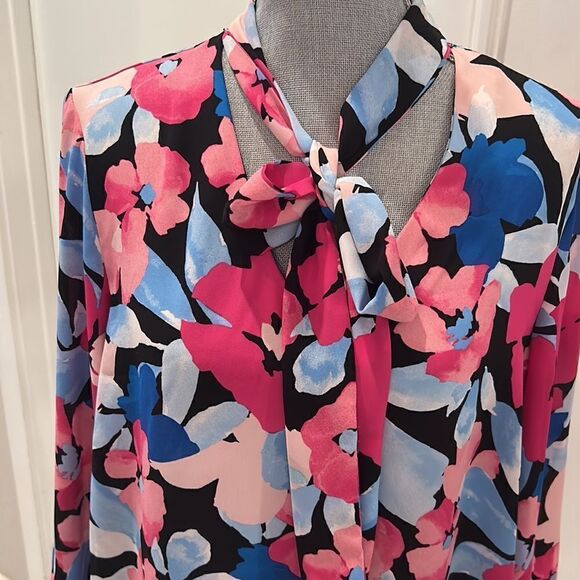 Kasper Floral Blouse - Picture 2 of 7